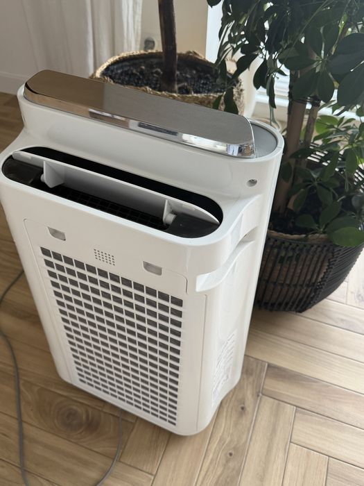 Sharp KC-D50EU-W z funkcją nawilżania jak nowy