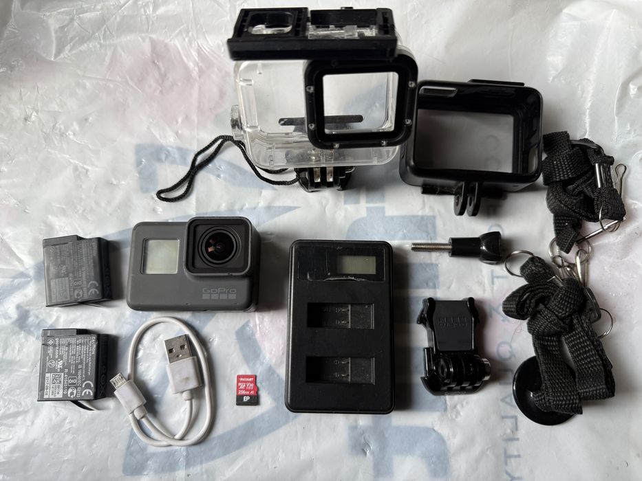 GoPro HERO 6 Black +зарядка, 2 акб + Карта 256GB+ боксы
