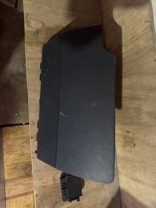 Панель id 3  бардачок деталі панелі салона