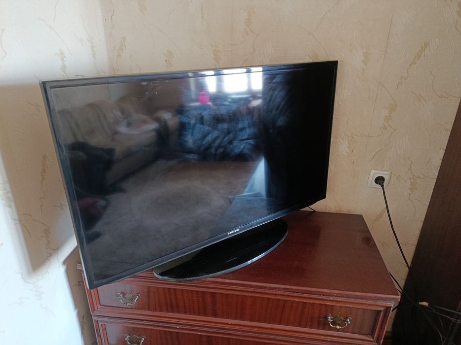 LED-телевизор SAMSUNG UE40EH5000W