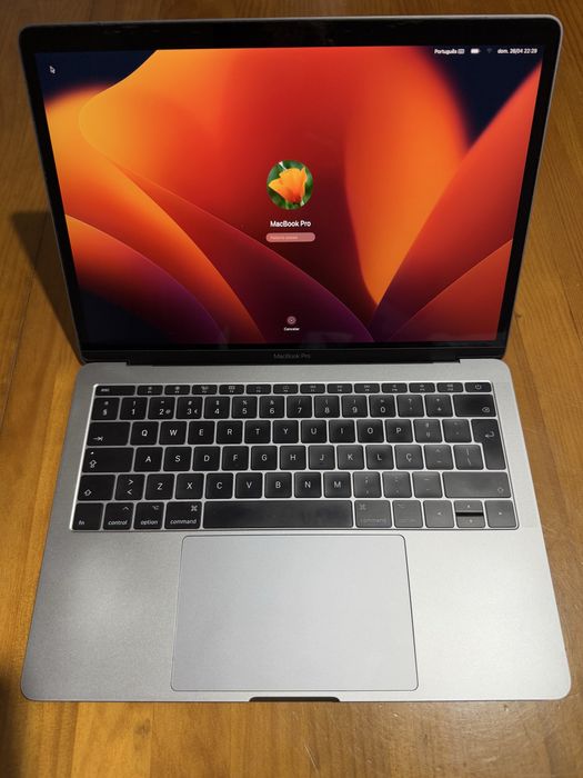 MacBook Pro 2017457410063872174081