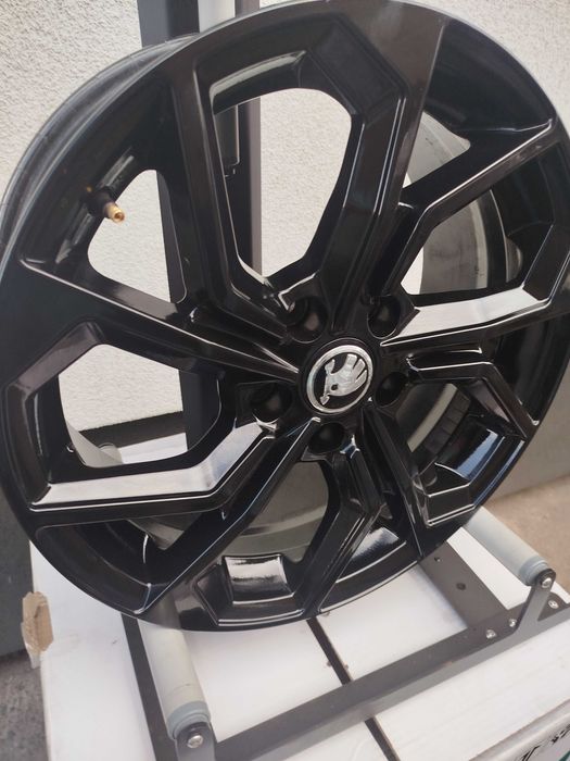 A440#Alufelgi Uzywane  17" 5x112 Et 40 7J Vw Skoda Audi