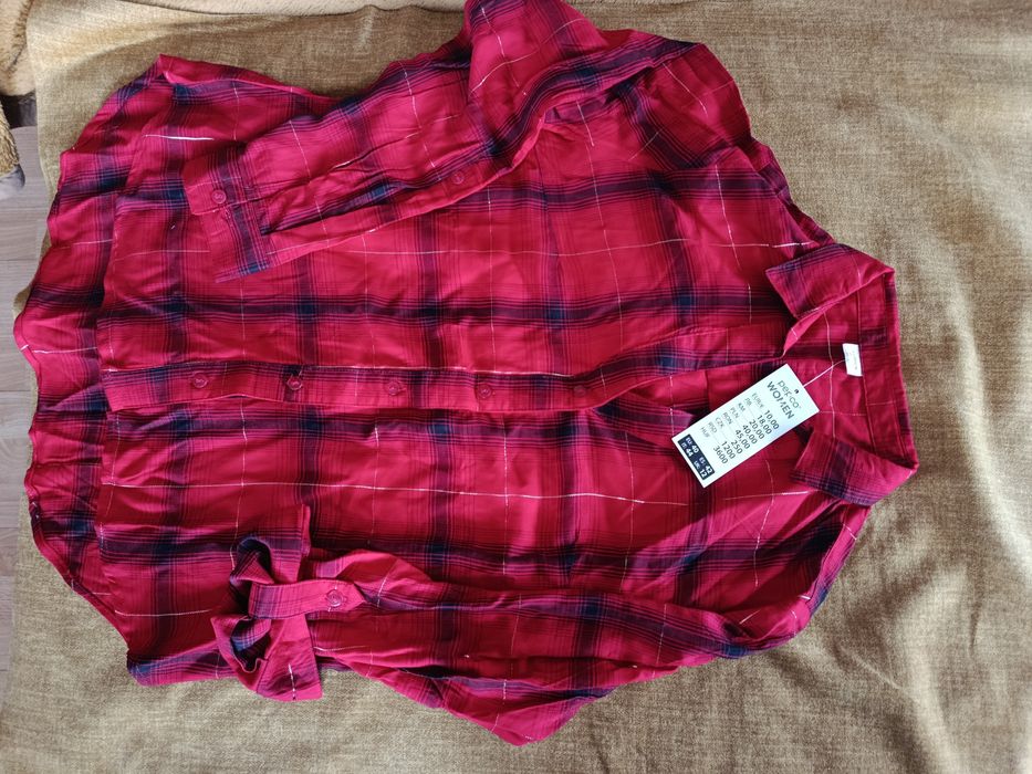 Bluzka ze złota nitką