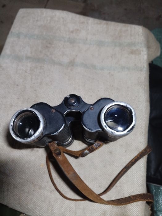 Старий бінокль (зроблено в  СРСР)