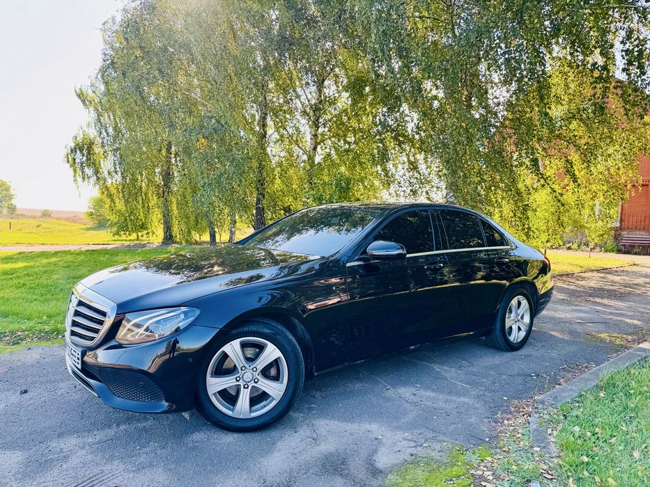 Mercedes-Benz W213 E220d 9G-tronic 2018 Official