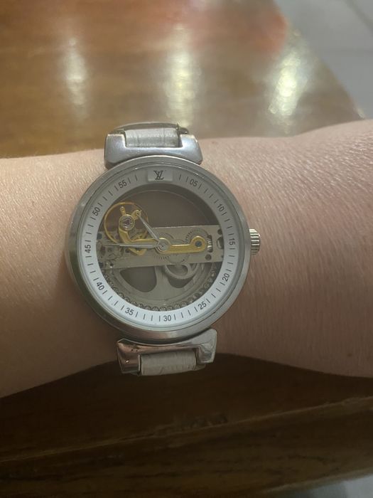 Годинник жіночий Louis Vuitton