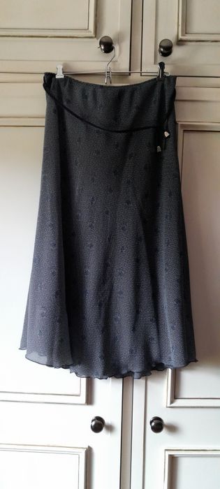 Saia evase com cinto forrada em chiffon