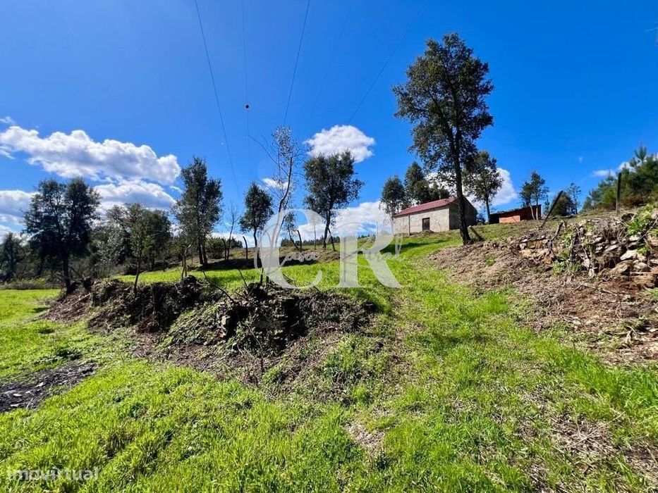 Imóvel rural com 1.8 ha, casa e poço