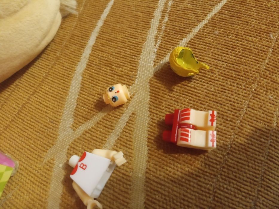 Figurka lalka LoL z kolocków lego plus pieczątki Lol stępelki