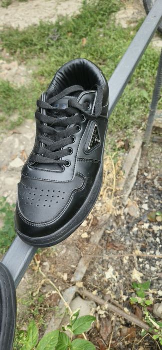 Продам чоловічі кеди  Prada