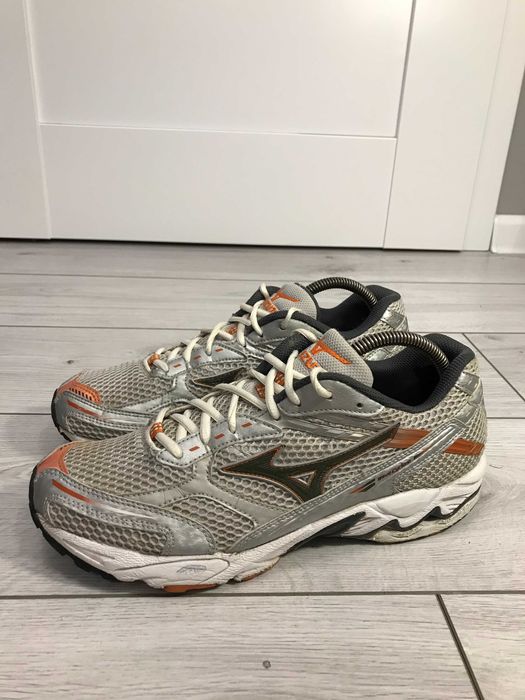 Buty Mizuno Wave Cyclone rozm. 42 vintage