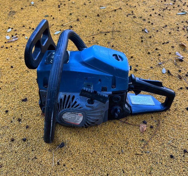 Продам бензопилу