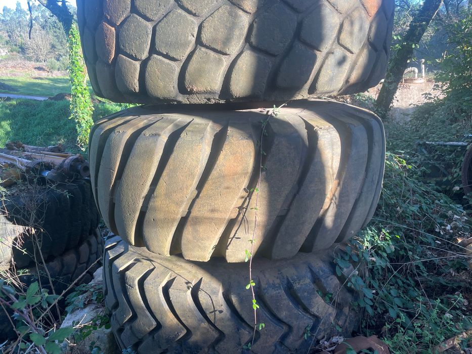Pneus \c Jante para camião dumper