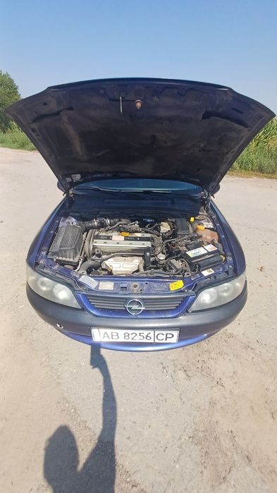 Opel Vectra 1996 VIN W0L000038T7536643 фото оголошення 2 з 8