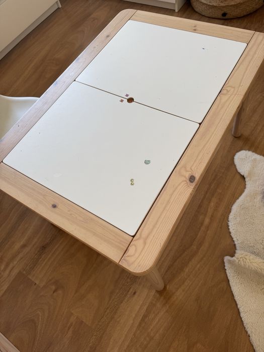 Mesa flisat e 2 caixas