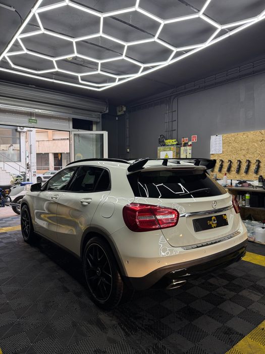 Mercedes-Benz GLA 220 black edition