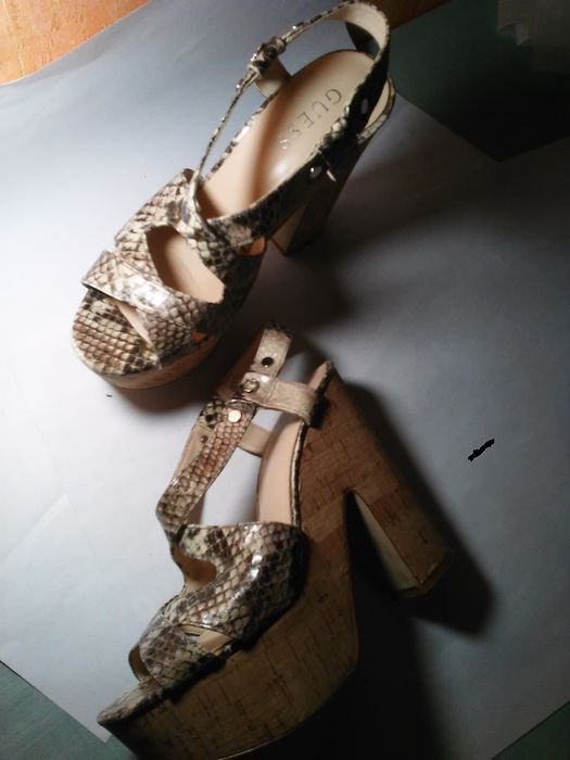 buty sandały na platformie GUESS, roz.37/ 23,5cm-max 24cm
