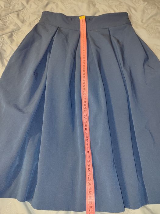 Продам спідницю жіночу міді