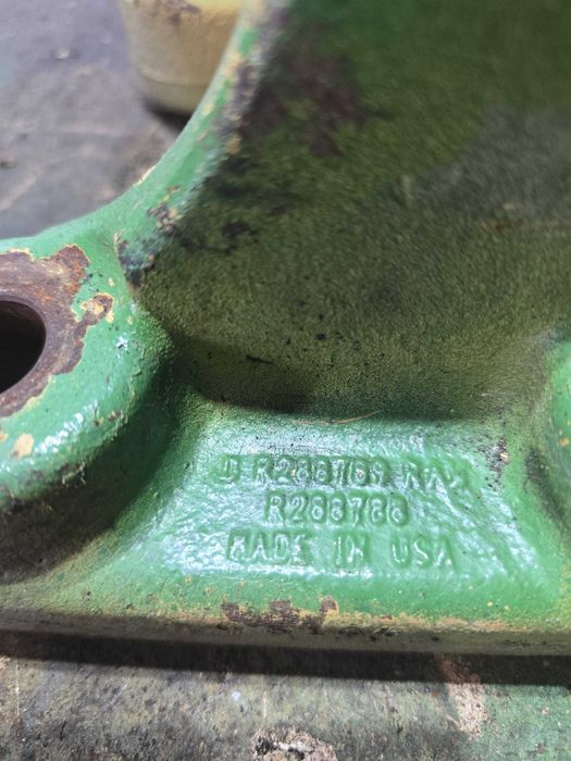 Podpora wału (mostu) przedniego napędu John deere 7215R R288788