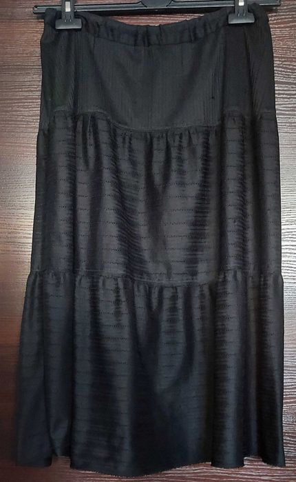 Spódnice na cieplejsze dni. Dodatkowo spódnica i golf gratis!