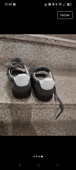 Sapatilhas camurça cinzenta