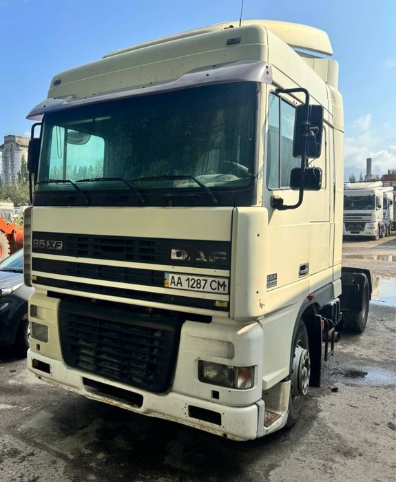 Автомобіль Даф хф 95.430