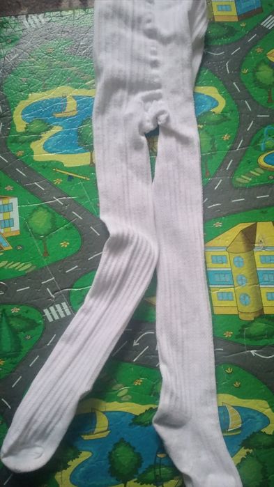 Білі колготки на 3- 4 роки