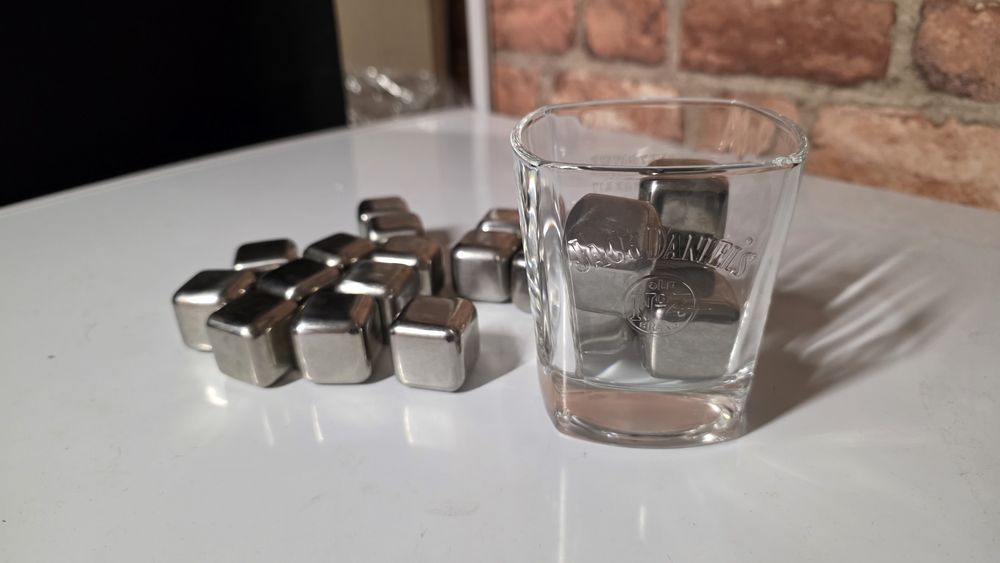 Kostki metalowe lodowe do chłodzenia drinków whisky 20szt