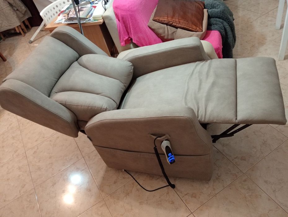 0: Cadeirão articulado automático (como novo)