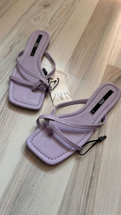 Шльопанці, тапочки, сандалі ZARA