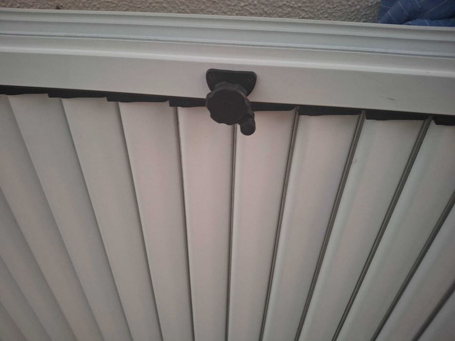 Portada exterior alumínio, branco lacado, lamina amovível, 150cmx200cm