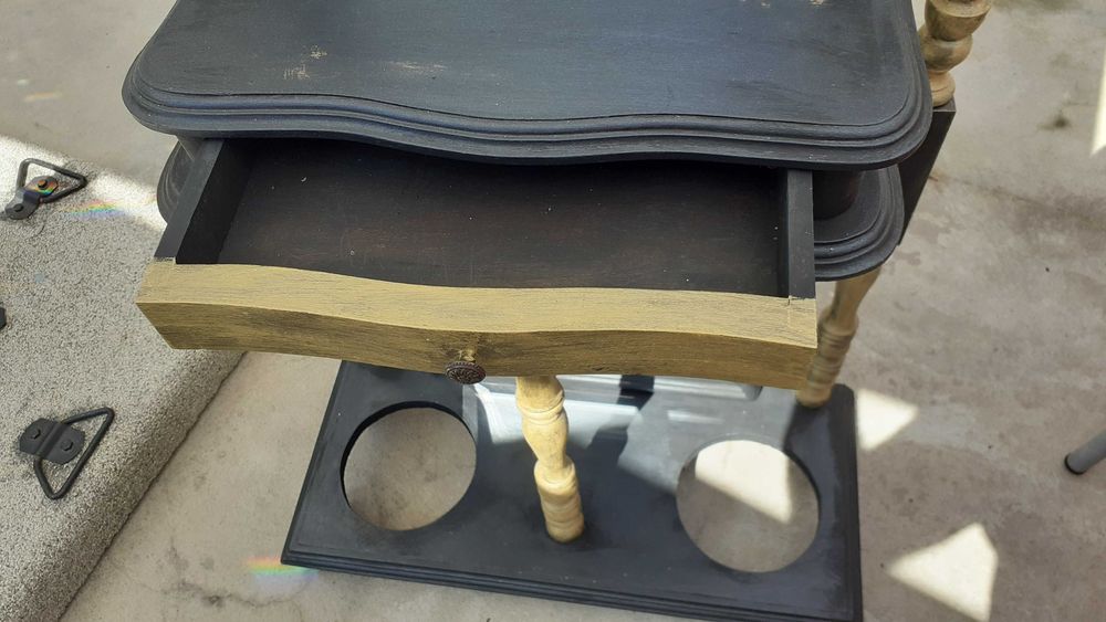 Movel muito antigo de entrada com chapeleira