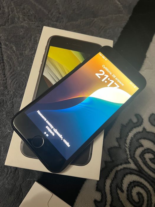Продам IPhone SE 2