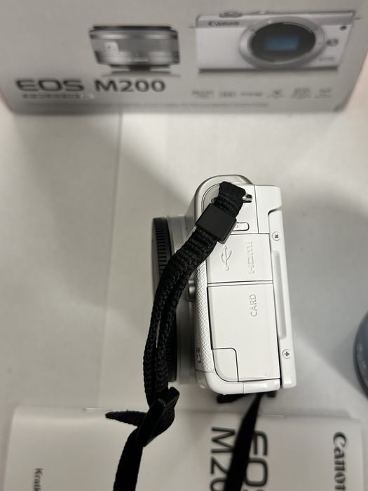 Canon Powershot EOS M200 Новий