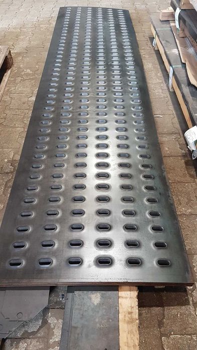 Blacha stalowa czarna 750x3000x3mm najazd laweta- auto-laweta .