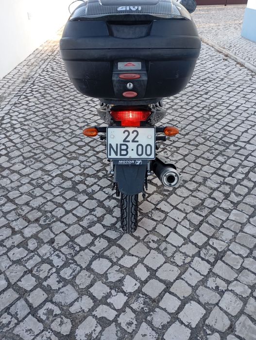Vendo moto Yamaha usada em bom estado geral
