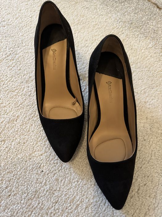 Туфлі замшеві.