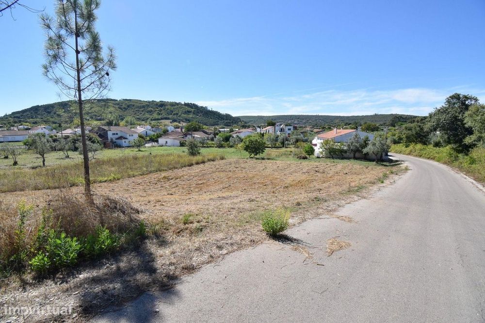 Terreno com 3720 m2 com viabilidade de construção em Chão de Couce, An — Chão de Couce, Leiria