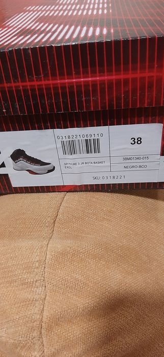 NOVA Sapatilha FILA n° 38