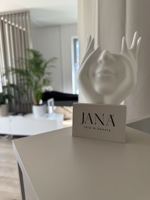 Wynajmę stanowisko manicure pedicure