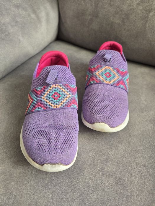 Кроссовки Skechers на девочку. Размер 32