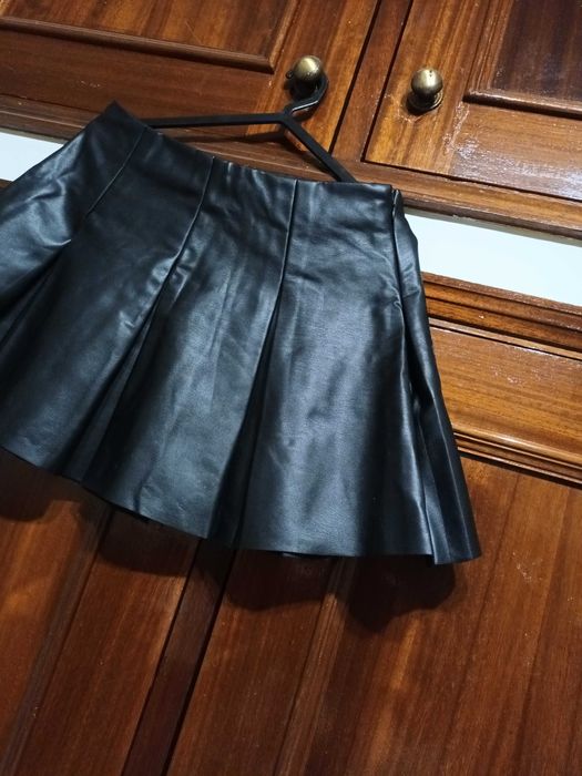 Mini saia preta .