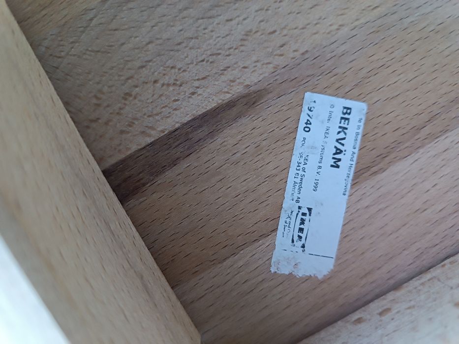 Escadote 2 degraus em faia IKEA BEKVÄM como novo