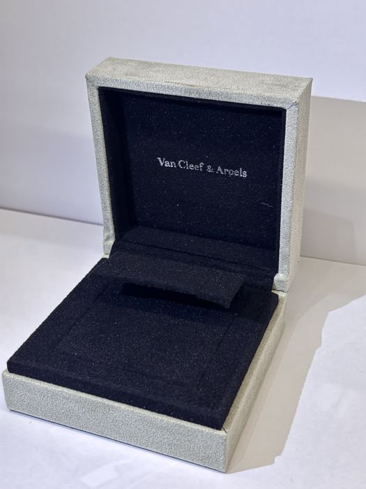 Коробки Van Cleef