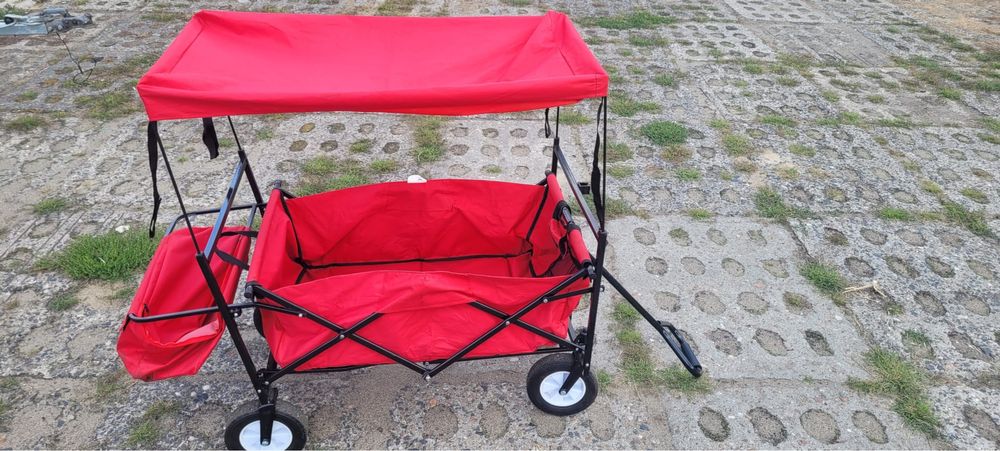 Wozek  czerwony z daszkiem
