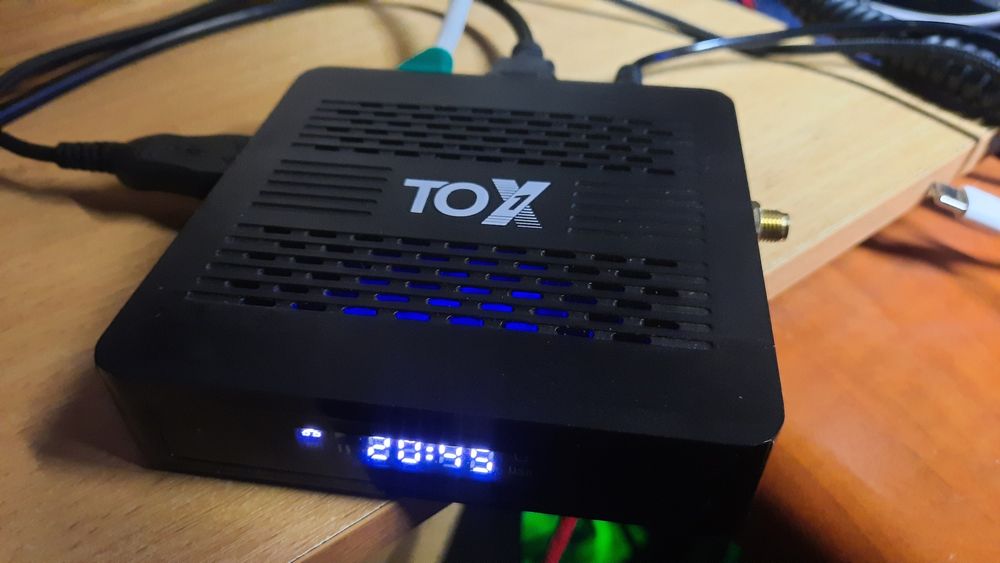 ТВ вбокс Tox1 4/32