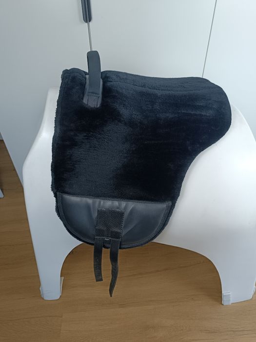 Pad do jazdy na oklep pony czarny oprowadzanki hipoterapia