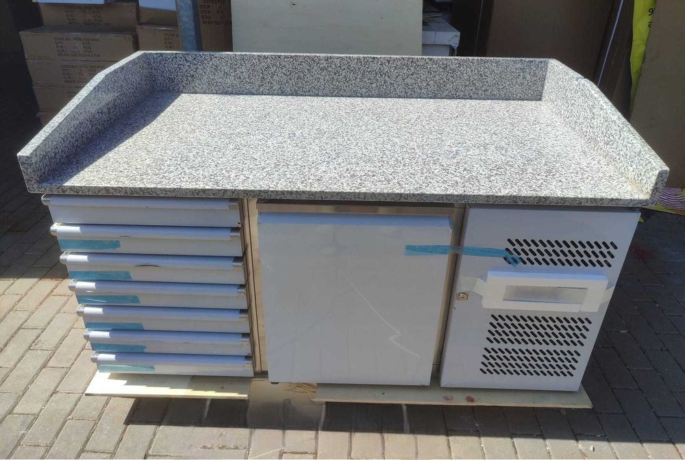 Bancada Refrigerada de Preparação c/ Tampo em Granito - NOVA