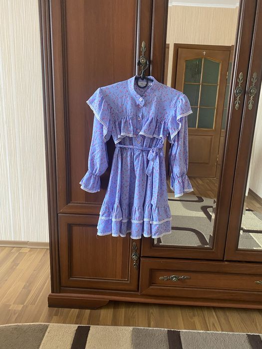 Продам сукню 140