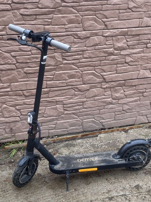 Продам электросамокат Denver